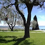 勒莱斯科尔圣乔治住宿加早餐旅馆 4*